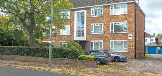 Studio to rent in Windsor Court, Frien Barnet Lane, London N11