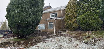 2 bed semi-detached house for sale