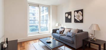 Flat to rent in South Wharf Road, London W2