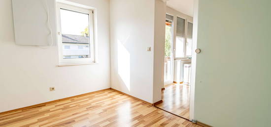 Lichtdurchflutete 3.- Zimmerwohnung mit Balkon in Zentraler Lage