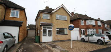 3 bedroom detached house