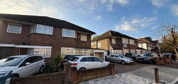 3 bedroom semi-detached house to rent