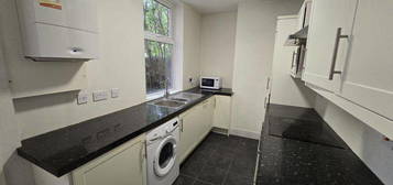 4 bedroom terraced house to rent