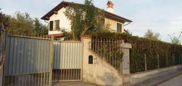 Villa in vendita in via Puglie