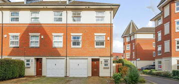 4 bedroom end of terrace house for sale