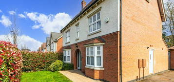 5 bedroom detached house