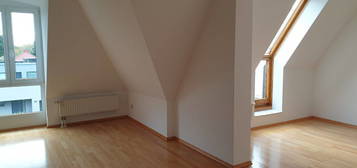 Schöne 2-Zi.-DG-Wohnung 60qm m. Balkon in Berlin (Biesdorf-Süd)