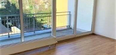 Schöne helle 2-Raum Wohnung mit Balkon in Stadtfeld.