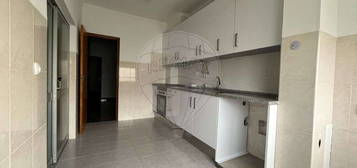 Apartamento T3 para arrendamento