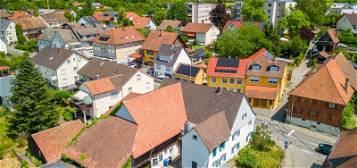 Denkmalgeschütztes Bauernhaus mit genehmigter Erweiterungsmöglichkeit (Doppel- oder 3-Familienhaus) in KN-Dettingen