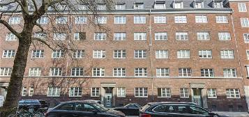 Erstbezug nach Sanierung - 2-Zimmer-Wohnung in der Hamburger Altstadt mit EBK und Vollbad