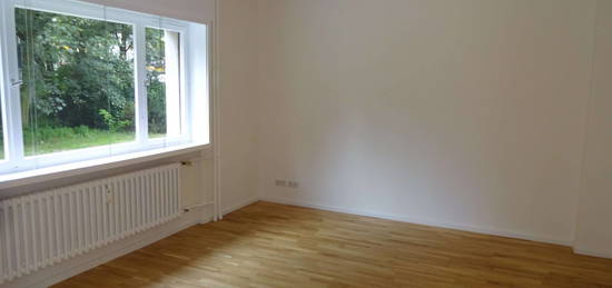 ** SINGLE-WOHNUNG- SANIERT MIT  EBK **