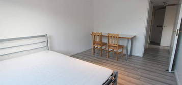 Flat to rent in Gresse Street, London W1T