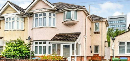 6 bedroom semi-detached house