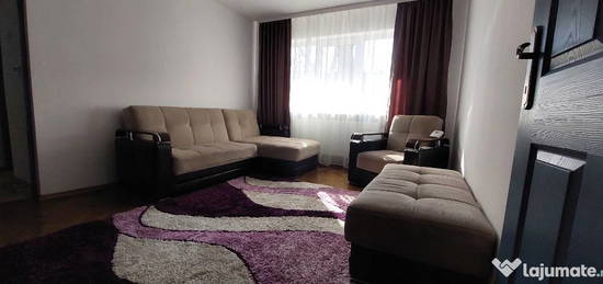 Închiriez apartament zonă centrală