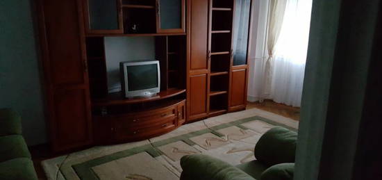 Proprietar închiriez apartament 2 camere ultracentral