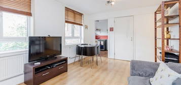 Flat to rent in Foxley Square, London SW9