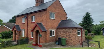 3 bedroom semi-detached house to rent