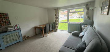 Flat to rent in High Birch Court, 79 Park Road, New Barnet, Herts EN4