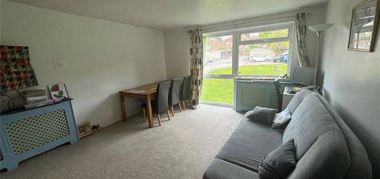 Flat to rent in High Birch Court, 79 Park Road, New Barnet, Herts EN4