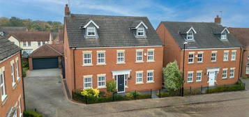 5 bedroom detached house for sale