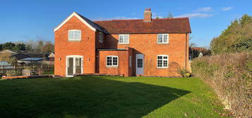 3 bed detached house to rent