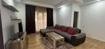 Apartament 3 camere parter Cosmopolis