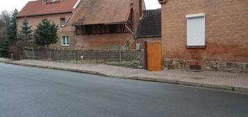 Einfamilienhaus mit Garten und Carport zu vermieten