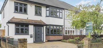 5 bedroom semi-detached house for sale