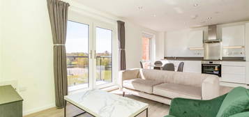 Flat to rent in Empyrean, Salford M7