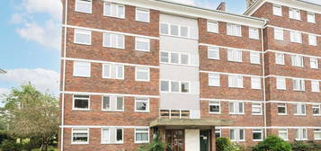 Flat for sale in Courtlands, Sheen Road, Richmond TW10