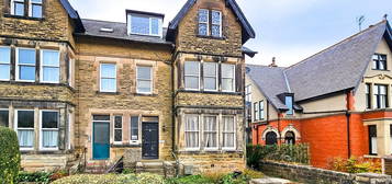 Flat to rent in 15 South Drive, Harrogate HG2