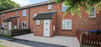 4 bedroom terraced house to rent