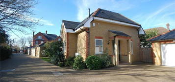 3 bedroom detached house