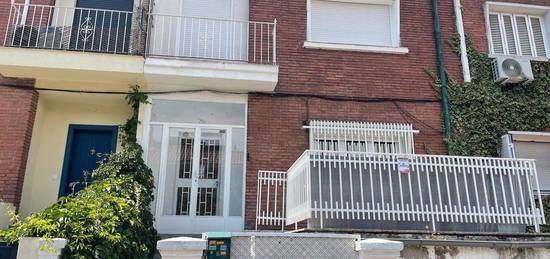 Chalet adosado en venta en calle de Forment, 33