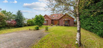 4 bed detached bungalow for sale