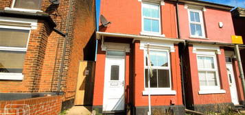 3 bedroom semi-detached house to rent