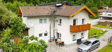 RUHIG GELEGENES EINFAMILIENHAUS MIT SONNIGEM GARTEN