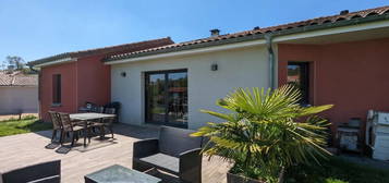 Villa de plain-pied  à vendre, 6 pièces, 4 chambres, 130 m²