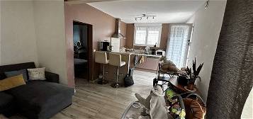 Appartement  à louer, 4 pièces, 3 chambres, 69 m²