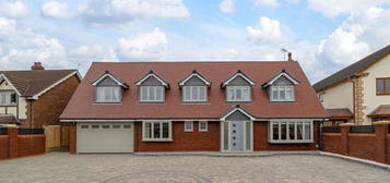 5 bed detached house to rent