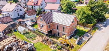 Novostavba, kterou si dokončíte podle sebe rozestavěný dům s užitnou plochou 305 m2 v Košeticích