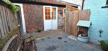 Flat to rent in Baker Mews, High Street, Maldon CM9