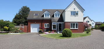 4 bed detached house for sale