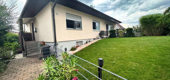 4-Zimmer-freistehendes Haus Mieten + Garten + Garage + Hobbyraum