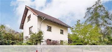 Einfamilienhaus mit zwei Einliegerwohnungen im Buntzelbergkiez