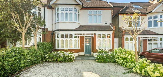 5 bedroom semi-detached house for sale