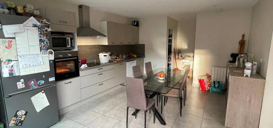 Location appartement 4 pièces 122 m²