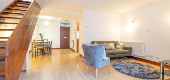 Duplex to rent in Consort House, Queensway, London W2