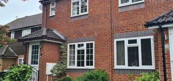 Terraced house to rent in Hereford Way, Banbury OX16